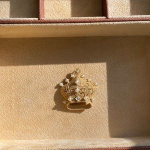 Hobe marked crown pendant (pin option was removed) 40-50s vintage